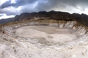Der Stefanos-Krater im Herbst 2013. (c) Tobias Schorr